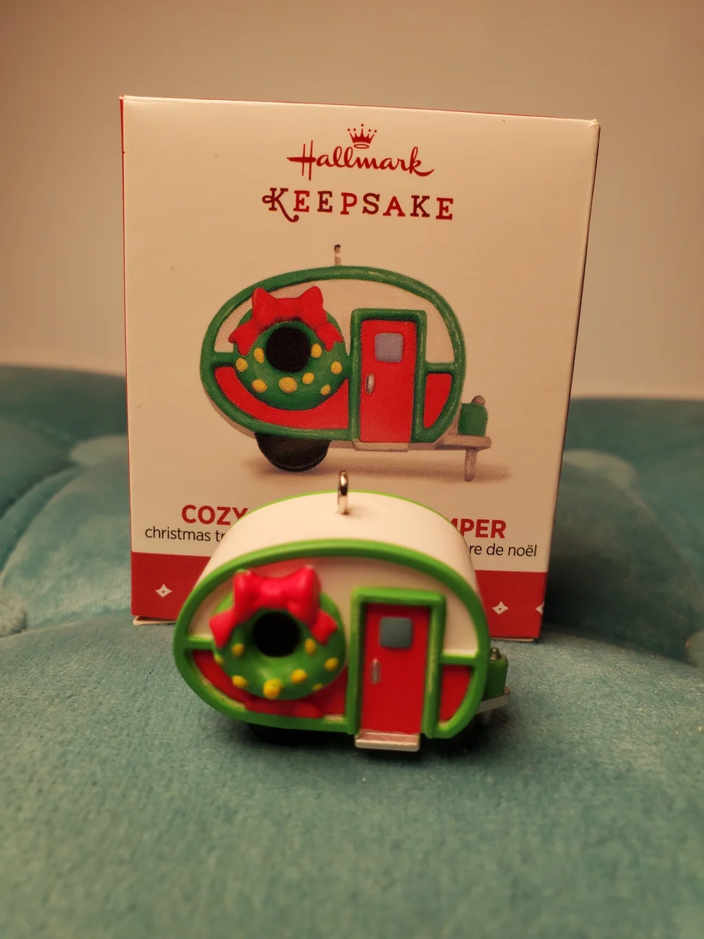 Hallmark Keepsake Cozy Birdhouse Camper Miniature Ornament 2015 QXM8517